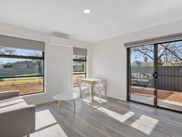 FULLY FURNISHED ONE BEDROOM APARTMENT