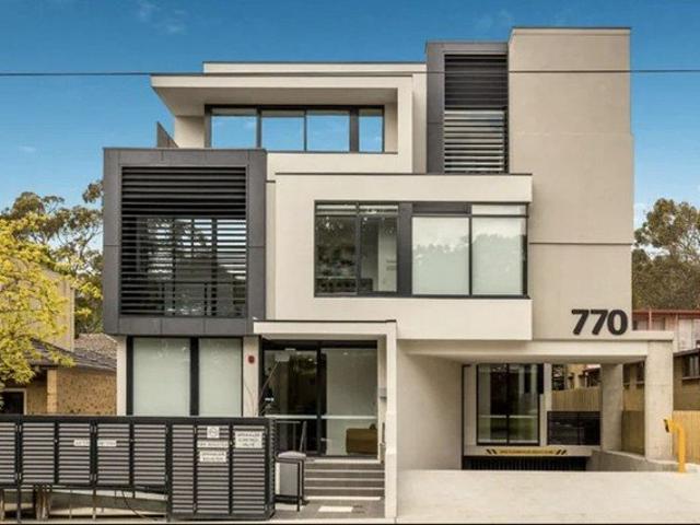 Fully furnished one bedroom apartments in Box Hill