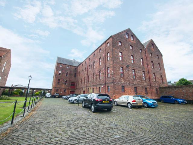Fully furnished one bedroom flat in Hull's old town now available to view