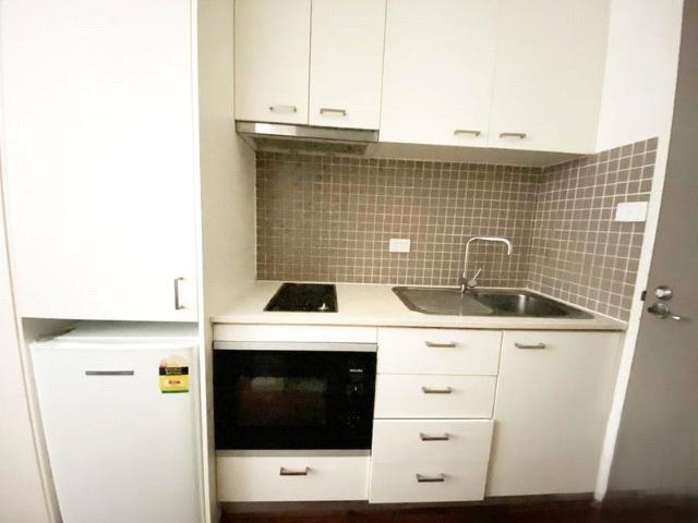 Fully Furnished One Bedroom Studio in the Heart of Melbourne