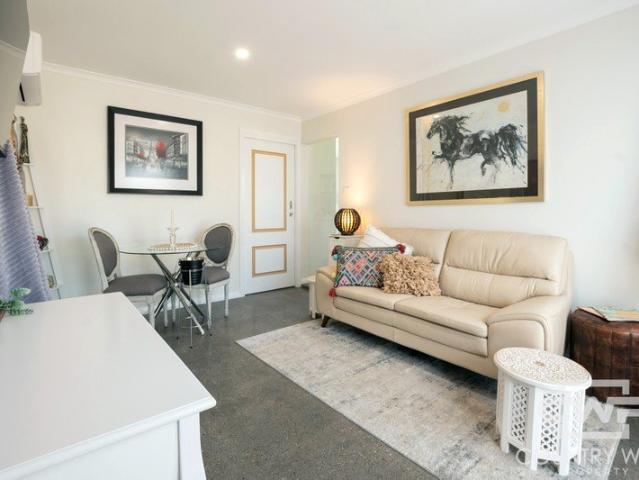 Fully Furnished Off Grid One Bedroom Flat, Deepwater