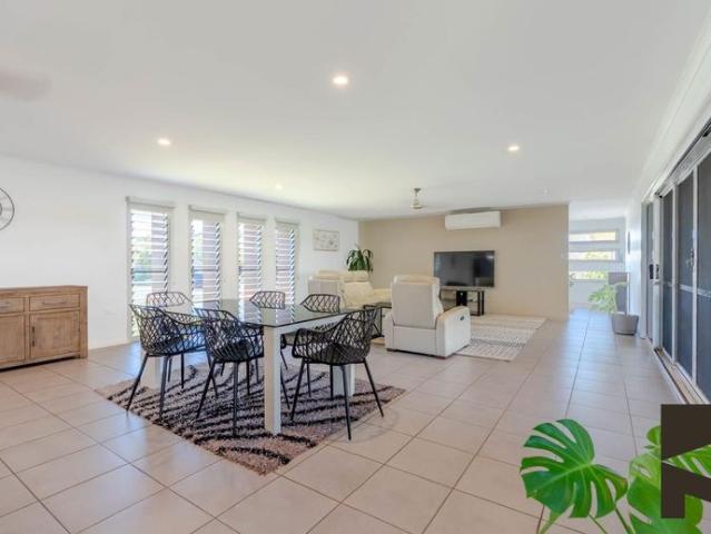 FULLY FURNISHED OPPORTUNITY WALK TO ST LUKES ANGLICAN SCHOOL