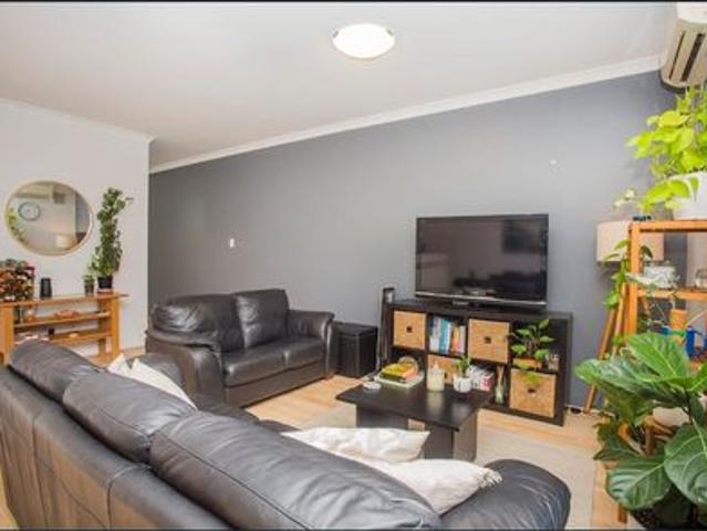 FULLY FURNISHED OVERLOOKING PARK