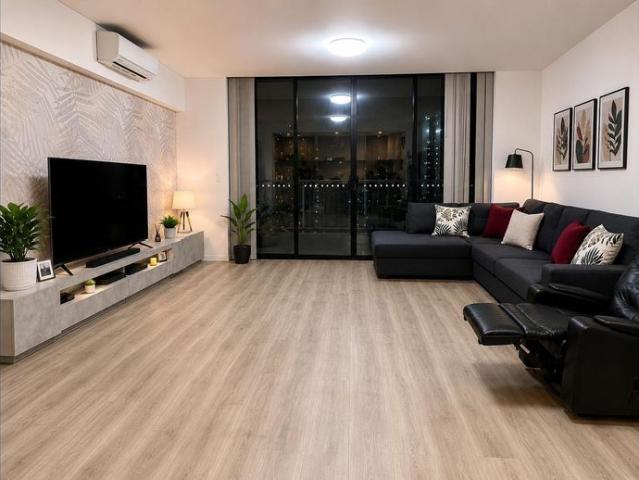 FULLY FURNISHED Oversized Modern Apartment | Walk Shops & Cafes