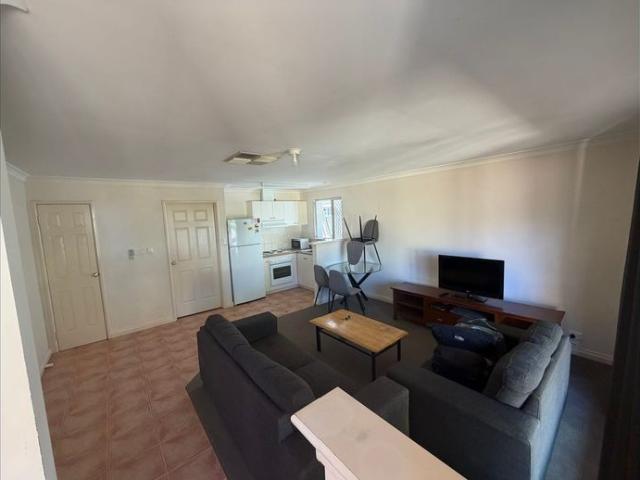 Fully Furnished, Low Maintenance Unit Central Kalgoorlie
