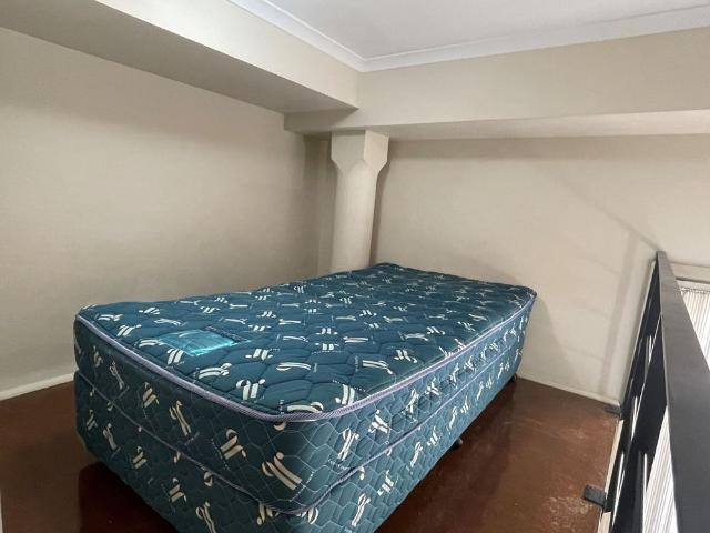 Fully Furnished Loft Apartment in the Heart of Broadway Student Precinct