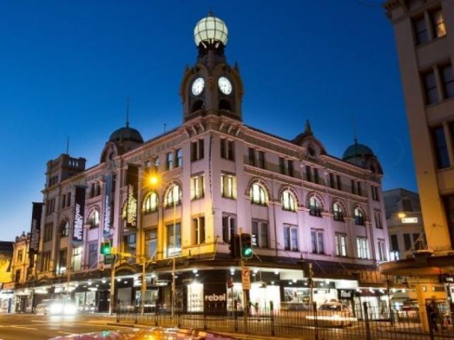 Fully Furnished Loft Apartment in the Heart of Broadway Student Precinct