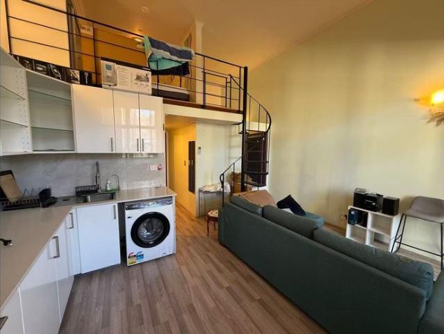 Fully Furnished Loft Apartment in the heart of Broadway