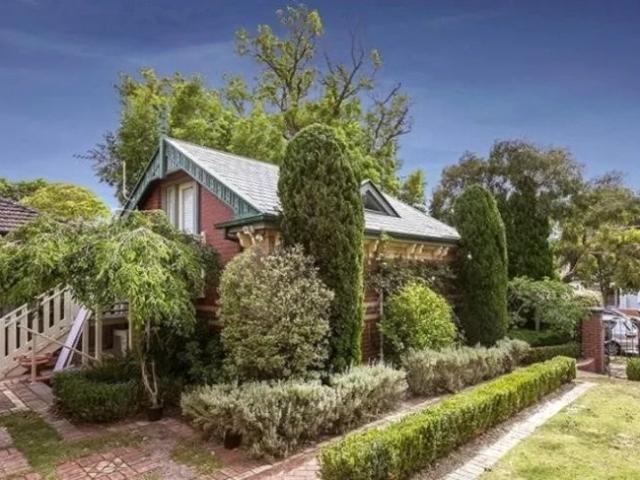 Fully Furnished Loft Style Living in the Heart of Caulfield