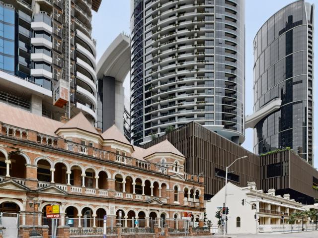 fully furnished | luxury apartment @ queens warf