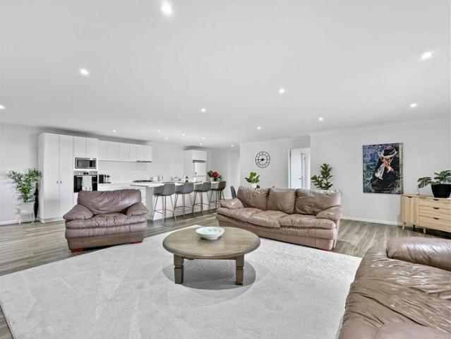 Fully Furnished Luxury Home
