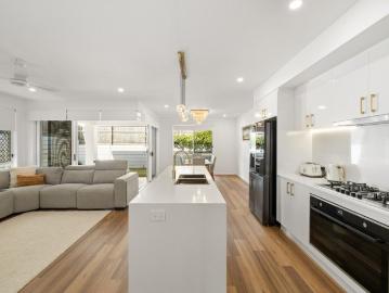 Fully Furnished Luxury Living in the Heart of Spring Mountain