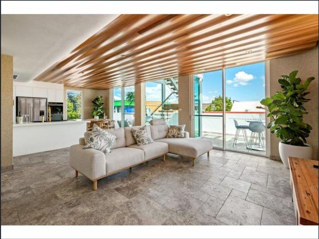 FULLY FURNISHED LUXURY RESIDENCE WITH PRIVATE ROOFTOP PLUNGE POOL