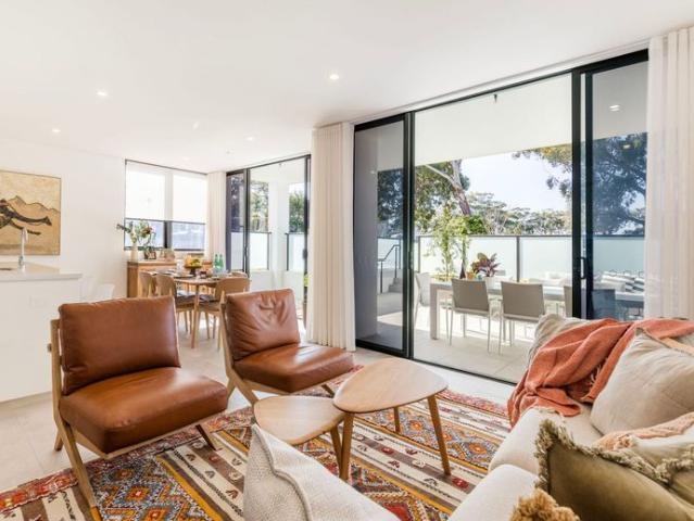 Fully Furnished Luxury Retreat at Huskisson warm and eclectic 3 bedroom courtyard apartment