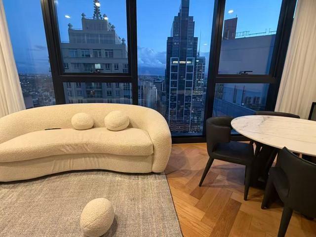 Fully Furnished Luxury Split Level Executive Residence Above the City Skyline