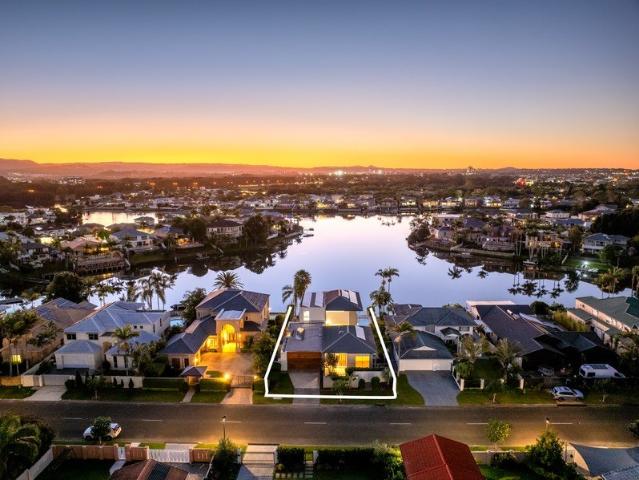 Fully Furnished Luxury Waterfront Living in Clear Island Waters