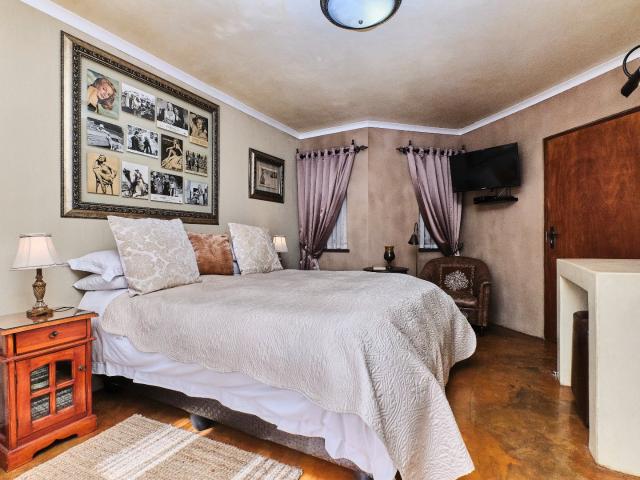 Fully Furnished Luxurious Rooms