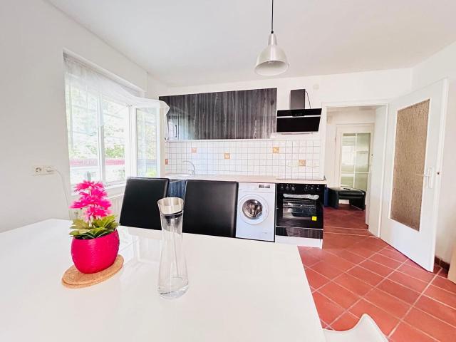 Fully Furnished Luxurious 3,5Room Apartment in quiet location of Heilbronn, Heilbronn Amsterdam Apartments for Rent