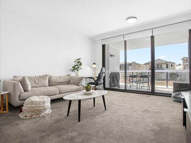 Fully Furnished, move in ready!