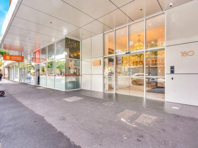 Fully Furnished Modern Apartment!
