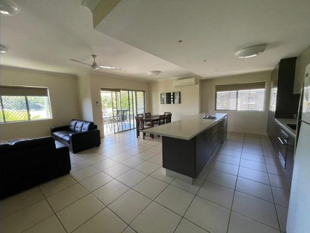Fully Furnished Modern Apartment In Townsville