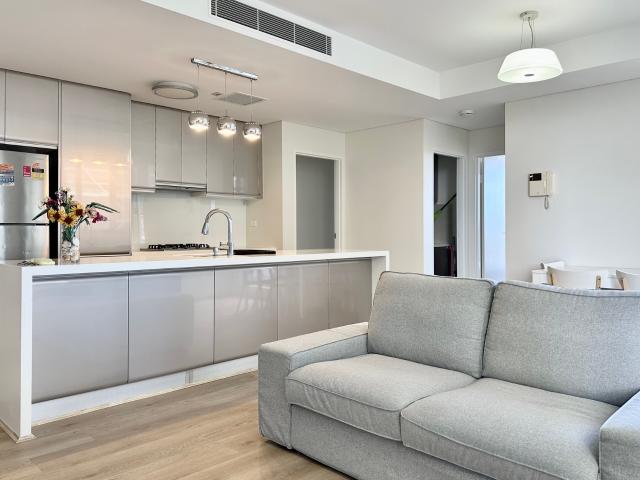 Fully Furnished & Modern & Convenient Living in the Heart of Chatswood