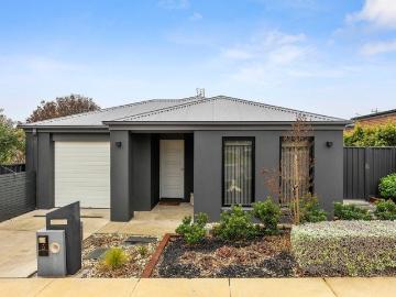 Fully Furnished modern delight in East Bendigo!