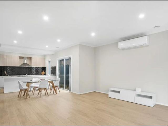 Fully Furnished Modern family home in the heart of Kalkallo