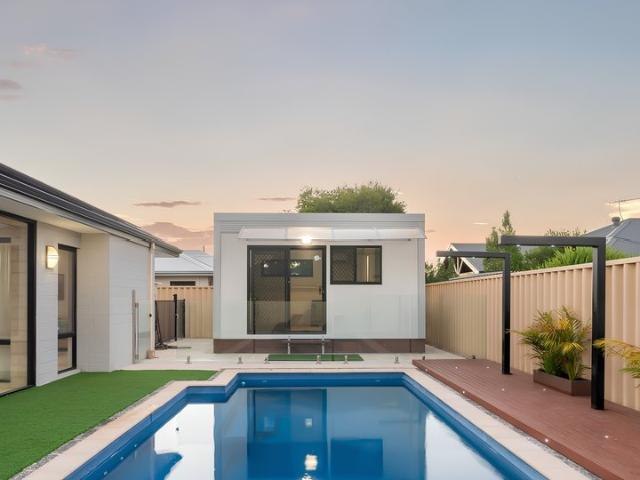 Fully Furnished Modern Granny Flat All Bills Included!