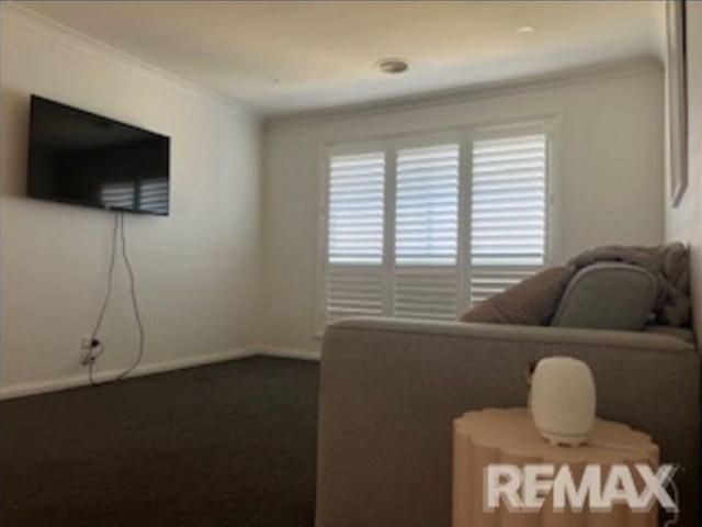 Fully Furnished Modern Home!