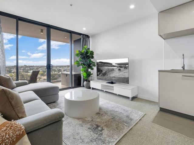 FULLY FURNISHED MODERN HOME ABOVE THE TRAIN STATION