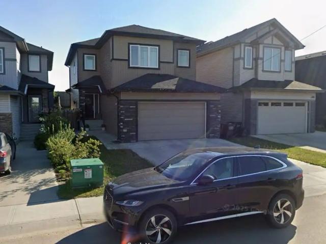 Fully Furnished Modern Home for Rent – Fraser — 3 Bedrooms+ Den House