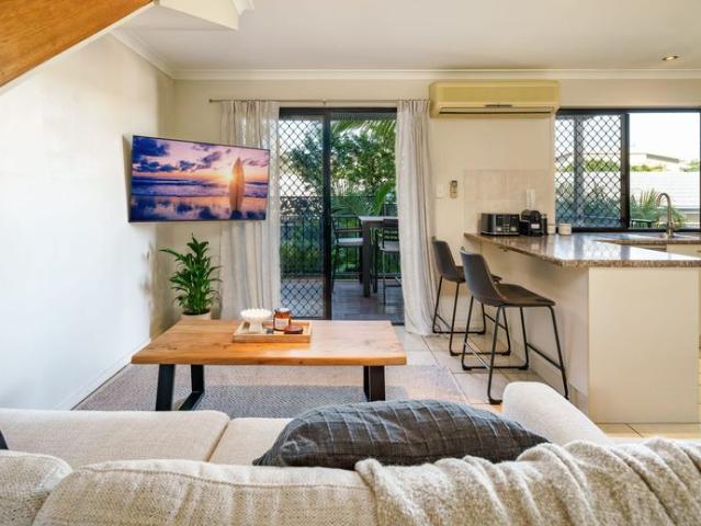 Fully Furnished, Modern Living in the Heart of Caloundra!