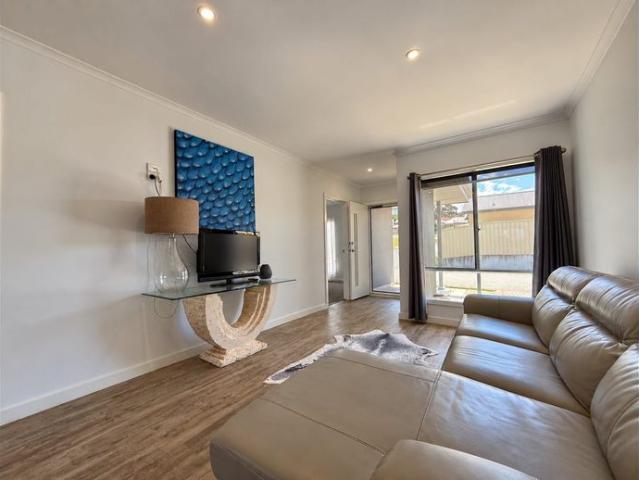 Fully Furnished Modern Living – Move In & Enjoy