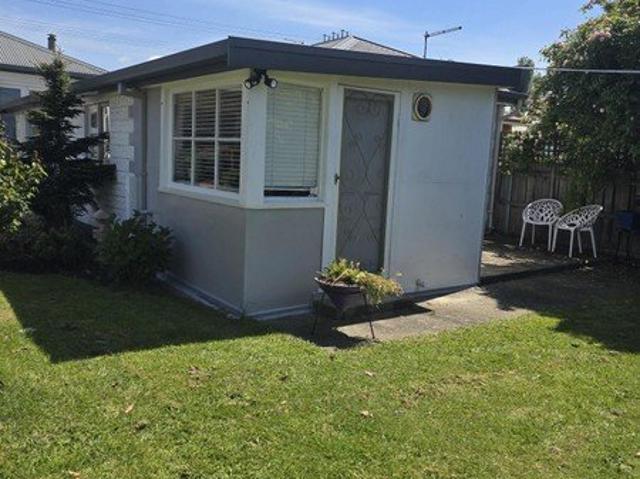 Fully Furnished Modern & Low Maintenance Living in Convenient Mowbray Location