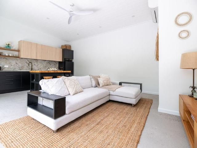 Fully Furnished Modern & Private 2 Bedroom Residence in North Avalon