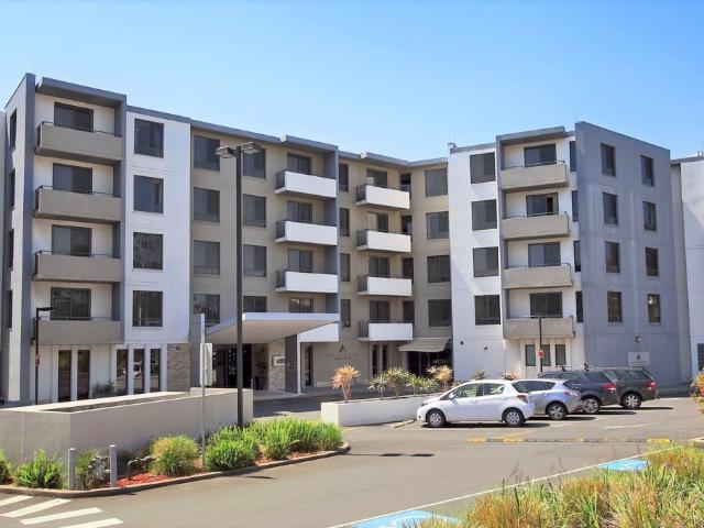 Fully Furnished Modern Studio, Minutes To Everything You Need