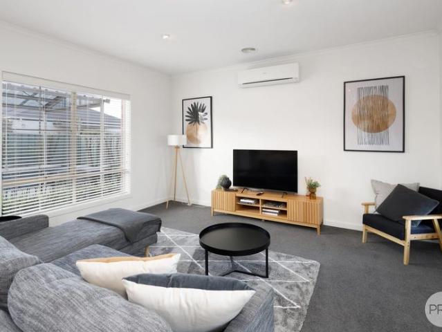 FULLY FURNISHED MODERN THREE BEDROOM HOME IN SOUGHT AFTER LAKE GARDENS LOCATION
