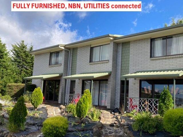 Fully Furnished Modern Townhouse All Utilities Connected & NBN Wifi Included