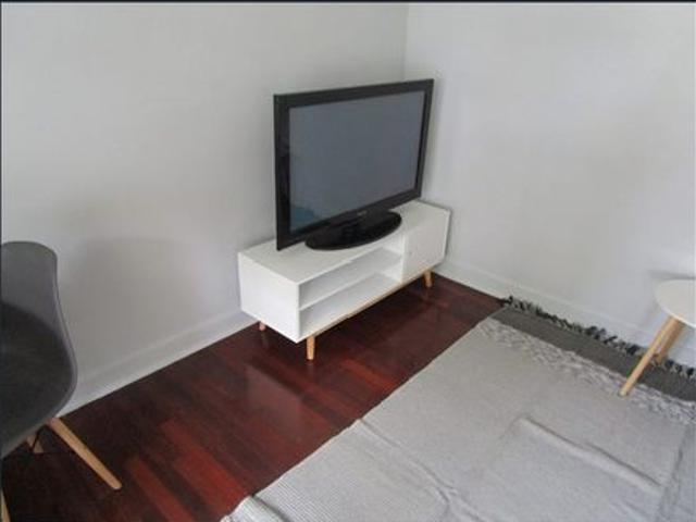 FULLY FURNISHED – MODERN UNIT