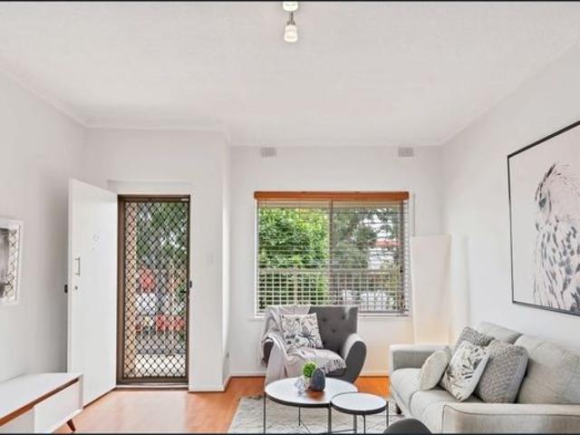 Fully Furnished Modern Unit