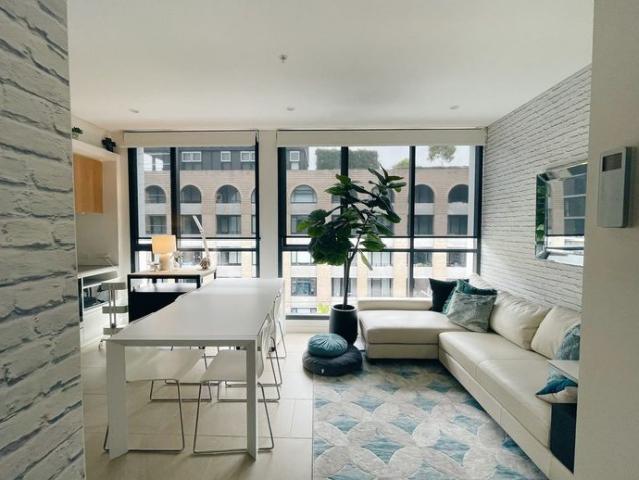 Fully Furnished Modern 1 Bedroom Apartment for Rent