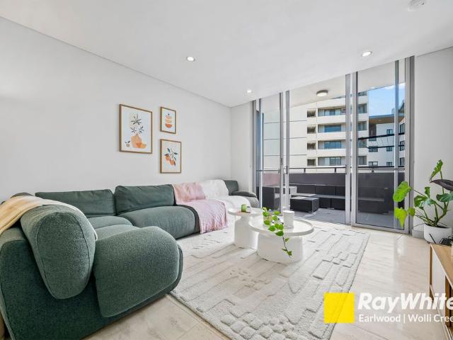 FULLY FURNISHED Modern 2 Bedroom Apartment!