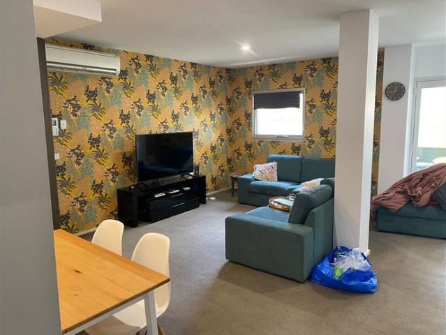Fully furnished Modern 2 Bedroom Apartment for Rent in the Heart of Adelaide CBD