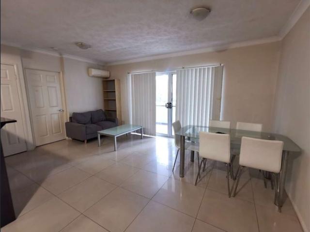 Fully furnished Modern 2 Bedroom Apartment in Prime Location