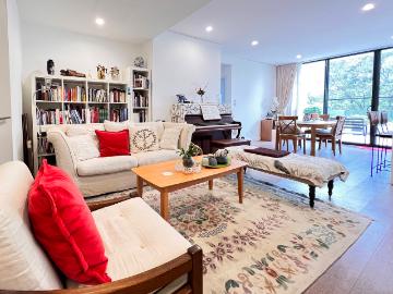 Fully Furnished Modern 2BR 2Bath 2Parking Pet Friendly Walk to Shopping Mall
