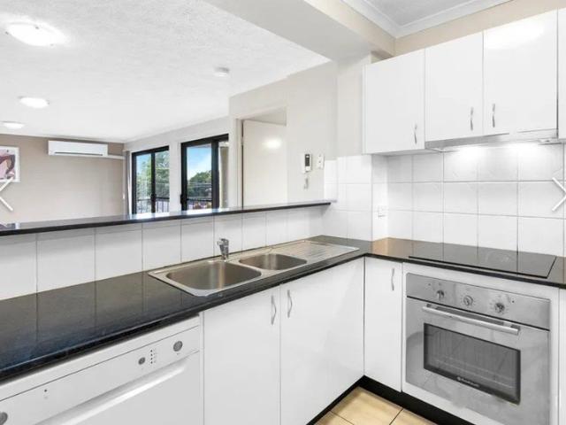 Fully Furnished Modern 3 Bedroom Apartment in Prime Macgregor Location