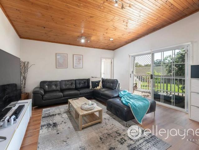 Fully Furnished Morden Large Studio in Morisset for Rent