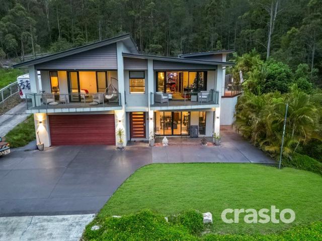 Fully Furnished & Maintained Private Acreage Entertainers Retreat in Beautiful Bonogin Valley