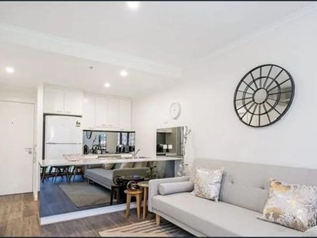 Fully Furnished Marina Apartment!